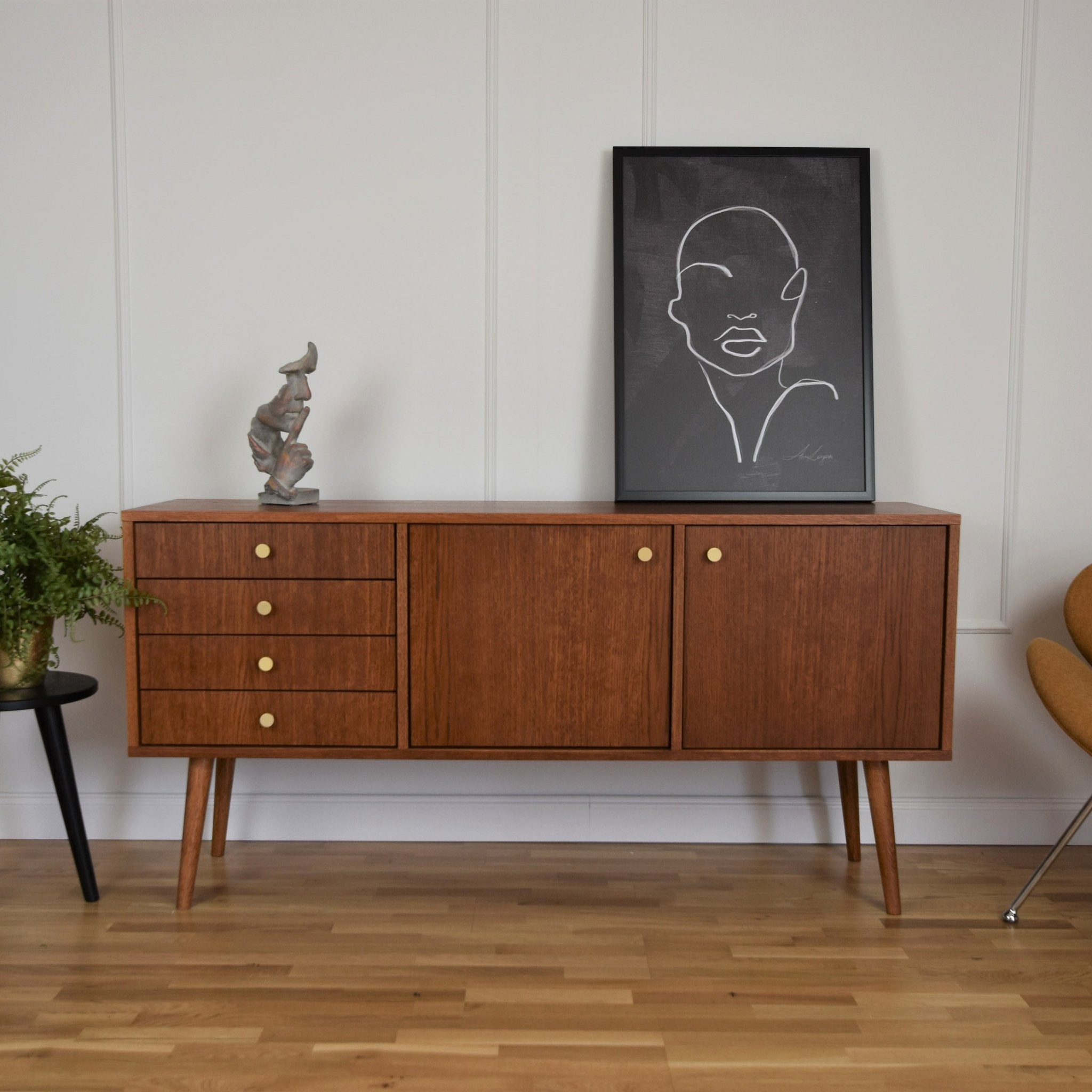 Komoda CLASSY BROWN Z GAŁKAMI - Pastform Furniture