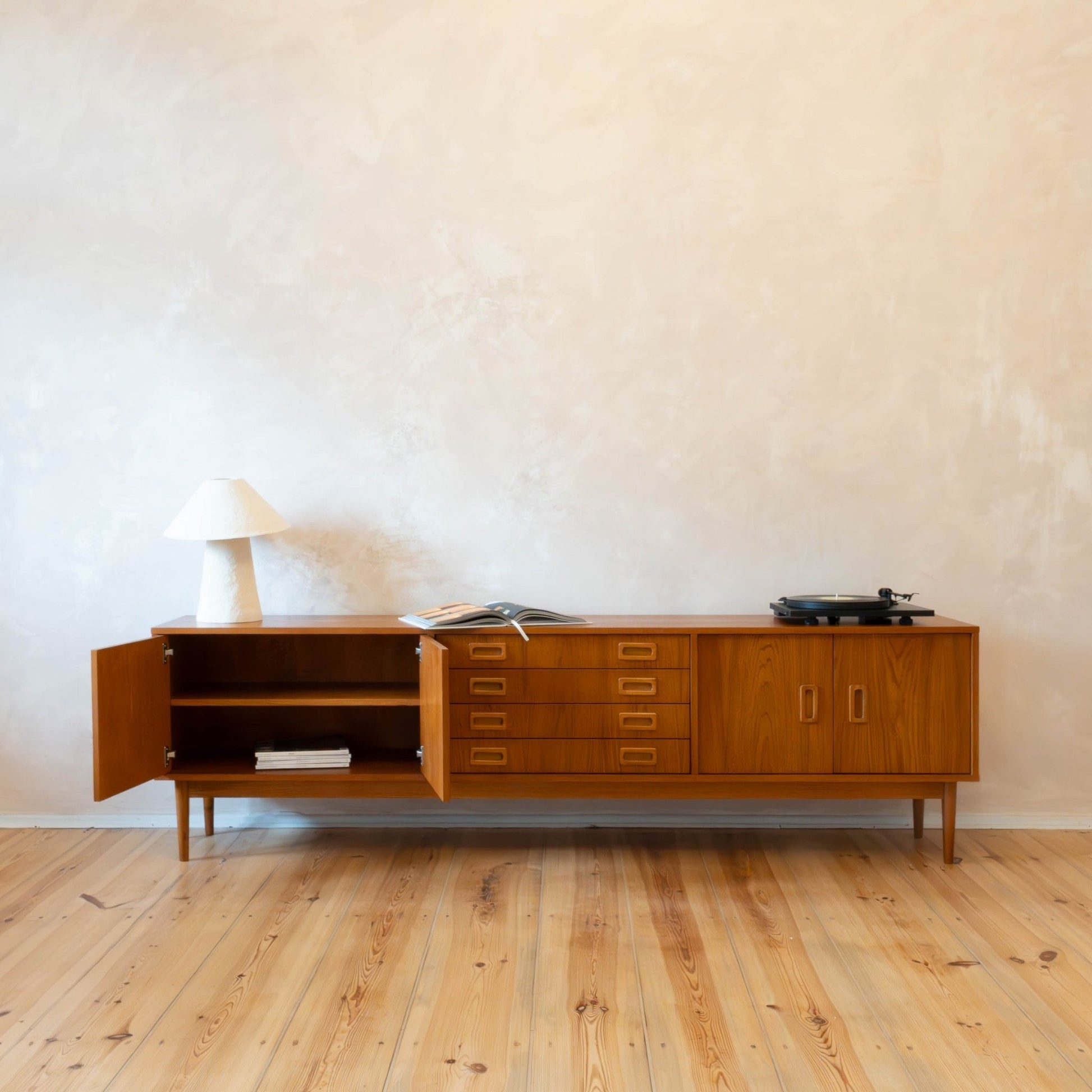Komoda MID CENTURY - Pastform Furniture