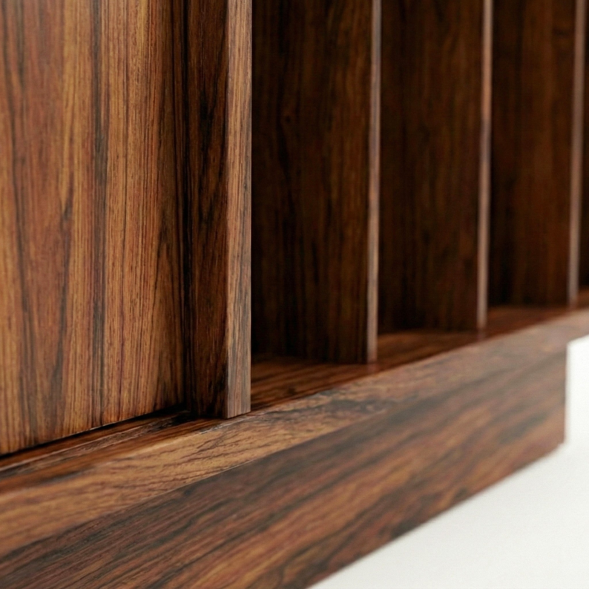 Komoda PALO VINYL SLIDE