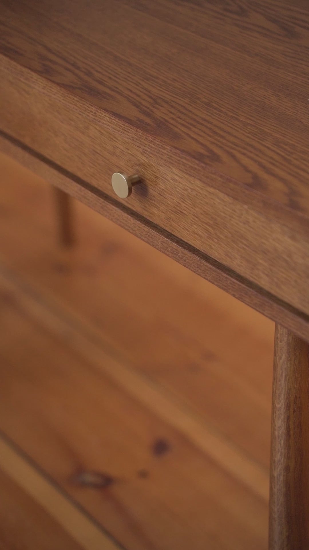 Load video: BAR Desk